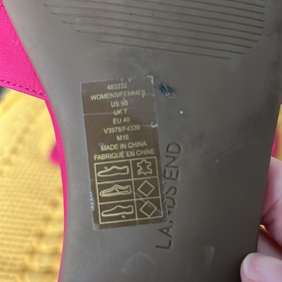 Lands’ End Hot Pink Flat Ankle Sandals - Picture 4 of 4